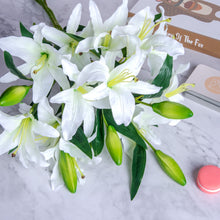 Load image into Gallery viewer, Lily Artificial Flowers White Lifelike Bouquet
