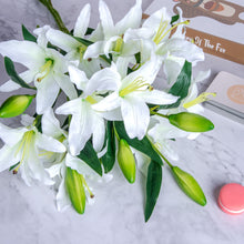 Load image into Gallery viewer, Lily Artificial Flowers White Lifelike Bouquet